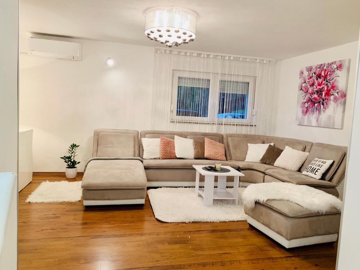 Apartman Korina Otocsán Kültér fotó