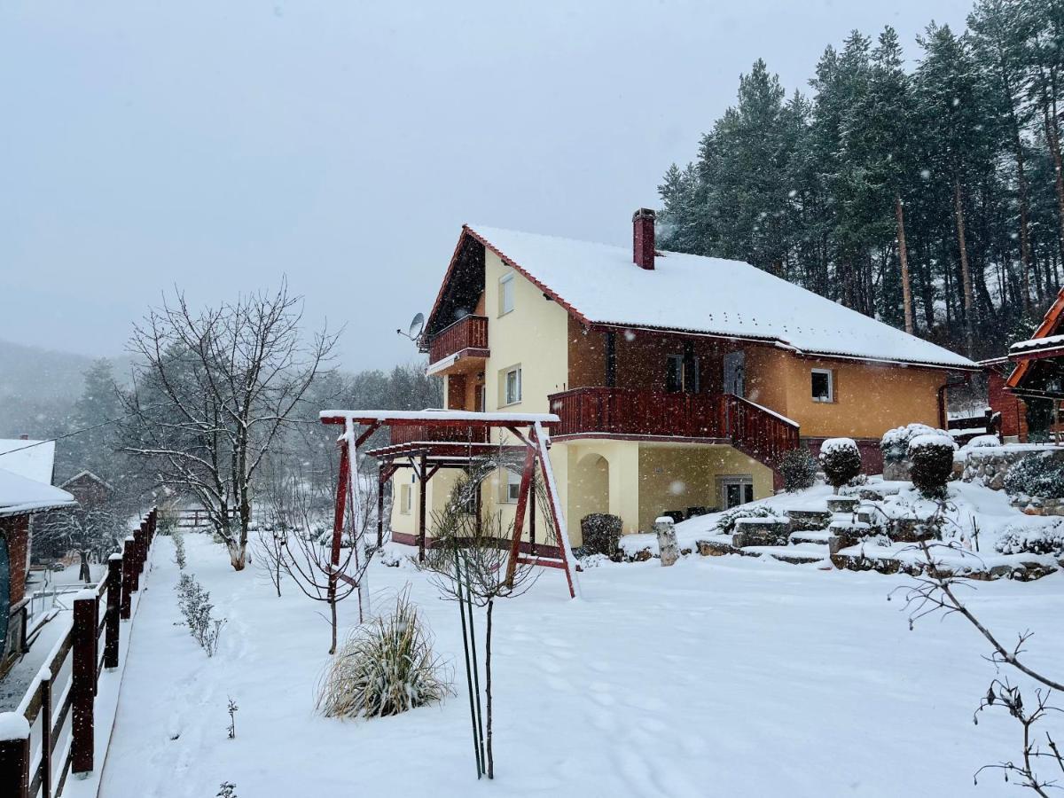 Apartman Korina Otocsán Kültér fotó