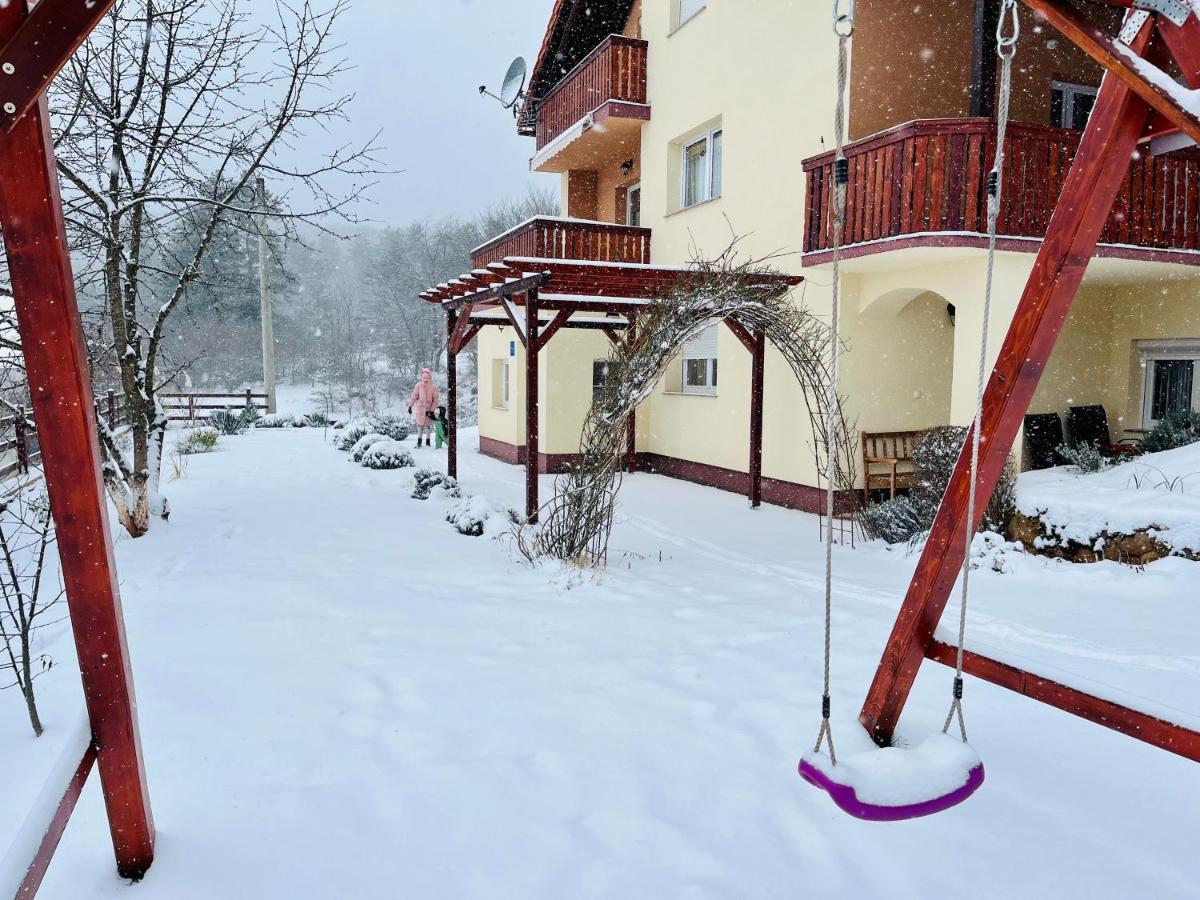 Apartman Korina Otocsán Kültér fotó