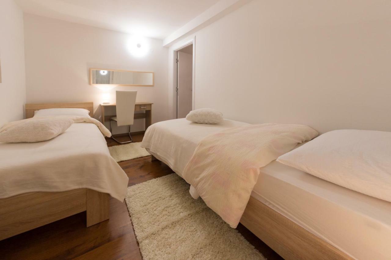 Apartman Korina Otocsán Kültér fotó