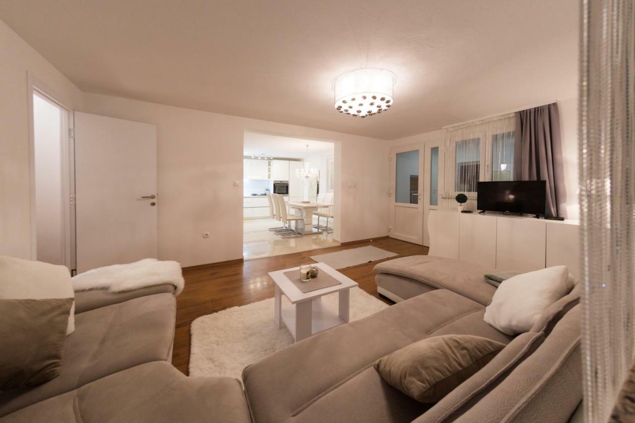 Apartman Korina Otocsán Kültér fotó