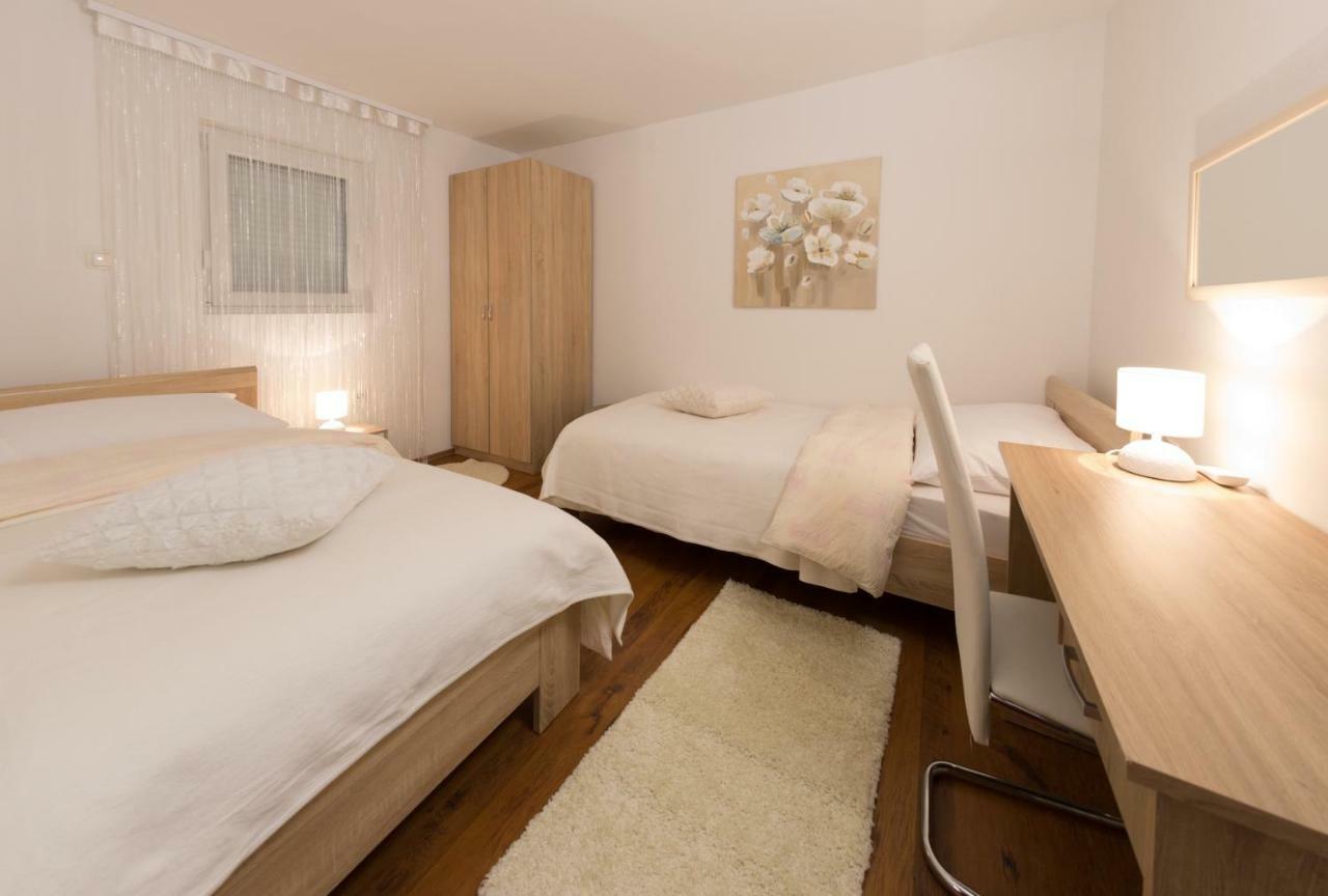 Apartman Korina Otocsán Kültér fotó